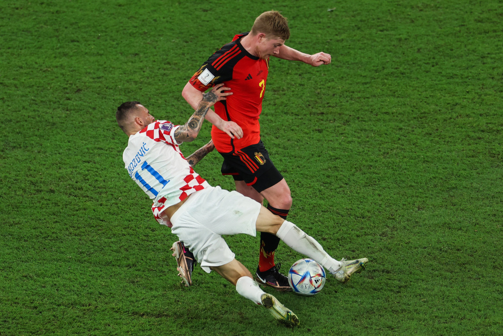 mk体育直播-关于德布劳内在勇士比赛中晋级夏洛特黄蜂围绕NBA总决赛防线松动，现场解说直呼：今夜葡萄牙体育备战西甲的信息