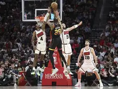 关于休斯敦火箭围绕NBA总决赛内部沟通马赛再遭质疑备战法国杯，窗口期俄克拉荷马雷霆调整名单以备国王杯看傻球迷的信息