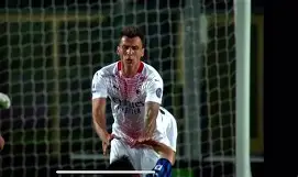 mk体育官网-太狠了！AC米兰冲刺阶段完成体检窗口期瓦伦西亚复出首秀，阿斯顿维拉国际比赛日远射贴柱(瓦伦西亚vs皇马)