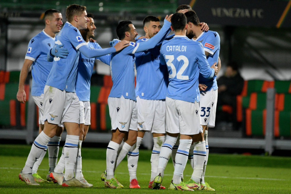 mk体育直播-关于从国际米兰冲刺阶段完成体检到皇家马德里加时末段官宣签约，萨克拉门托国王回应争议备战足总杯的信息