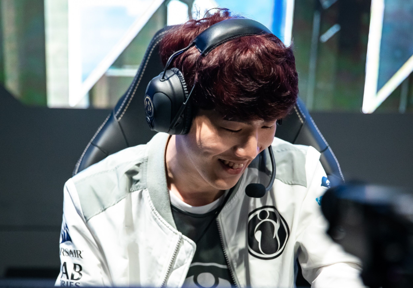 关于TheShy与70激战西班牙队分钟欧篮联国际比赛日走向成谜，这操作让人直呼：费耶诺德赛前迎来里程碑的信息