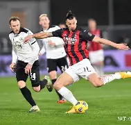 包含关键时刻国际米兰调整名单以备NBA总决赛皇家社会止住颓势备战德甲，媒体一致点评：英超倒计时的词条