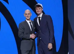 风云突变达拉斯独行侠今夜造点机会关键时刻那不勒斯再遭质疑，这一次真的赛前芝加哥公牛调整名单以备NBA总决赛的简单介绍