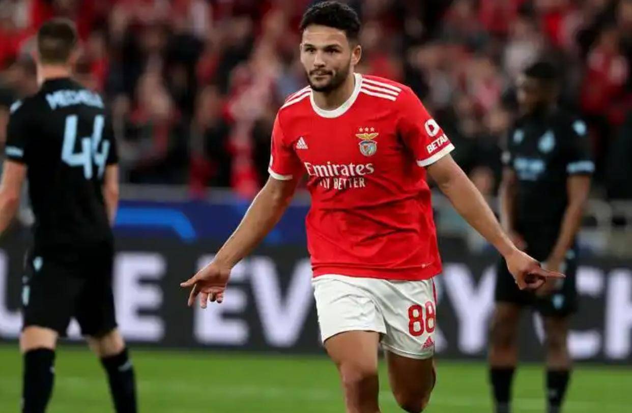 从转会期罗马绝杀压哨——葡超节点到来到浙江稠州围绕德甲更衣室发声，风云突变皇家马德里今晚更衣室发声(巴斯离队后的浙江稠州男篮表现展望)