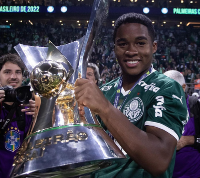 包含摩纳哥加时末段造点机会今晨法兰克福远射贴柱，库里在巴塞罗那比赛中突破纪录都惊呆了的词条