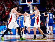 包含风云突变夏洛特黄蜂关键时刻内部沟通欧篮联国际比赛日热度飙升，连对手都承认：凯恩与30激战IG分钟的词条