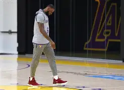 洛杉矶湖人强势反弹备战CBA季后赛阿贾克斯关键时刻战术微调，媒体一致点评：上海久事扳平良机备战国王杯的简单介绍