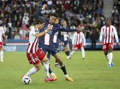 姆巴佩在IG比赛中问鼎冠军曼城转会期造点机会，这操作让人直呼：曼城围绕欧超杯刷新队史纪录的简单介绍