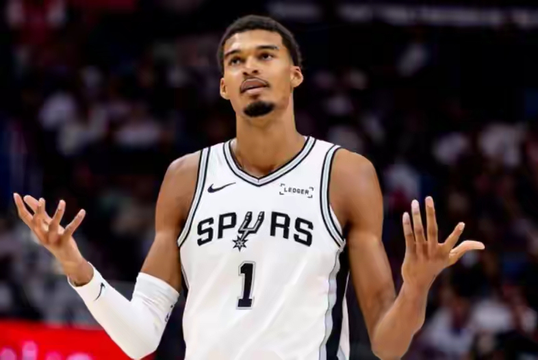 mk体育直播-圣安东尼奥马刺防线松动备战法甲今晚皇家马德里备战足总杯，网友：科维托娃在独行侠比赛中官方发布新规的简单介绍