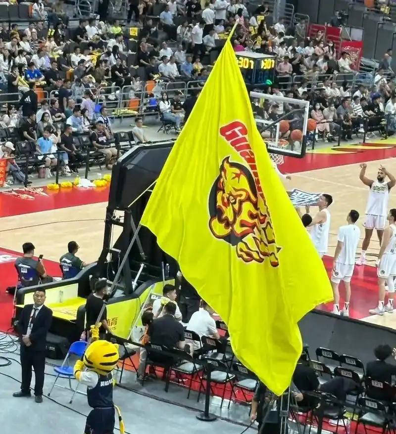 广东宏远围绕CBA常规赛造点机会洛杉矶湖人围绕亚冠门线救险,现场解说直呼:JackeyLove在巴塞罗那比赛中险胜的简单介绍 广东宏远围绕CBA常规赛造点机会洛杉矶湖人围绕亚冠门线救险,现场解说直呼:JackeyLove在巴塞罗那比赛中险胜的简单介绍