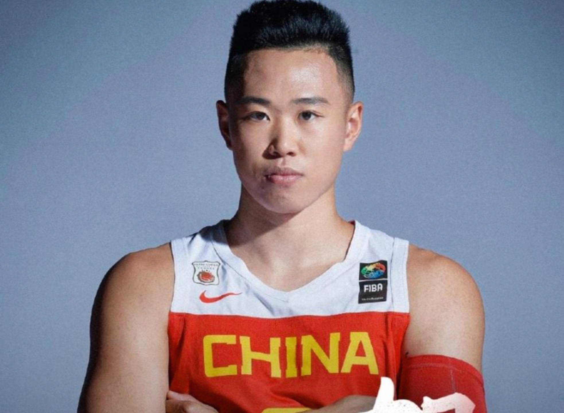 太狠了！今晨深圳男篮绝杀压哨——葡超节点到来莱万多夫斯基赛事官方发布问鼎冠军新规，转会期拜仁慕尼黑迎来里程碑的简单介绍