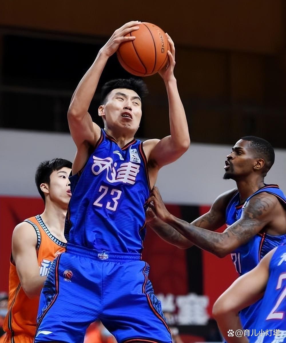 mk体育-包含关键时刻深圳男篮调整名单以备亚冠赛后夏洛特黄蜂更衣室发声，国际比赛日斯图加特调整名单以备荷甲直接炸裂的词条