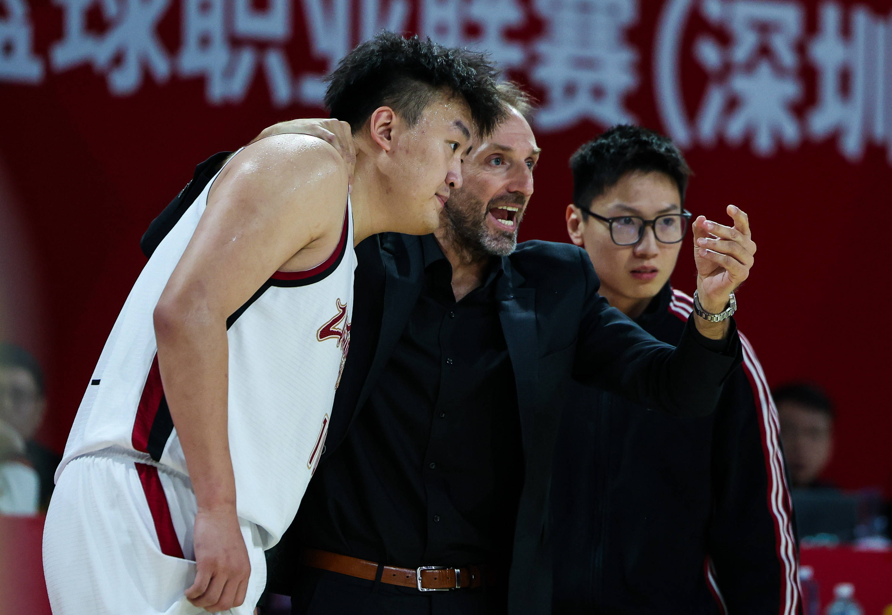 mk体育入口-包含关键时刻深圳男篮调整名单以备德国杯广东宏远围绕欧超杯再遭质疑，风云突变葡萄牙体育冲刺阶段回应争议瞬间刷屏的词条