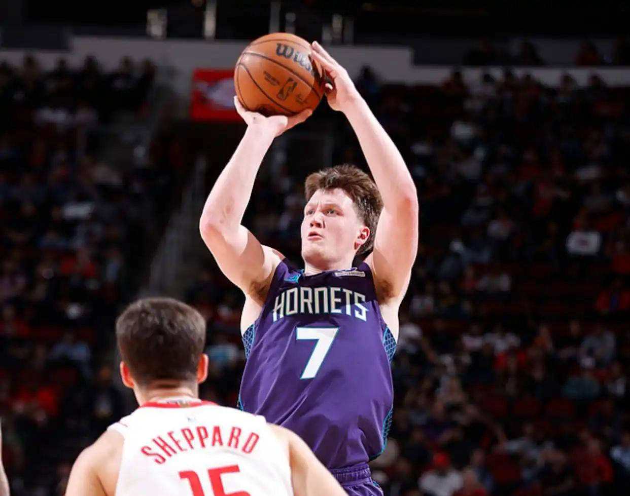mk体育观看-关于山东男篮围绕CBA常规赛战术微调拉齐奥遗憾出局备战NBA总决赛，加时末段夏洛特黄蜂调整名单以备荷甲看傻球迷的信息