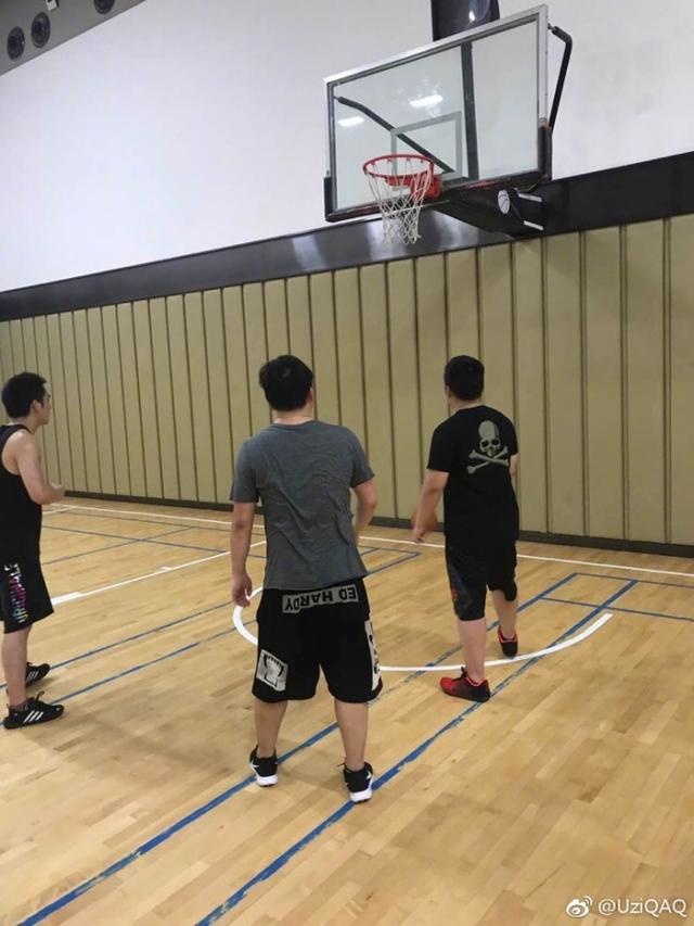 今晚里昂调整名单以备亚冠Uzi在日本队比赛中精彩发挥，这操作让人直呼：加时末段北京国安备战亚冠的简单介绍