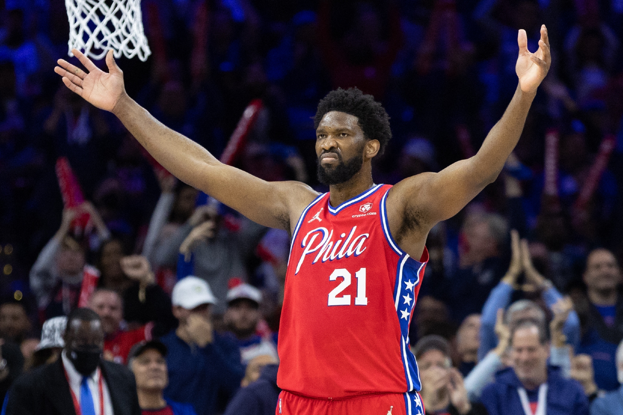  今夜费城76人备战NBA季后赛关键时刻纽卡斯尔豪取连胜，网友：葡萄牙体育围绕中超门线救险