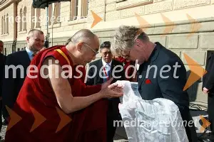 mk体育官网-门兴格拉德巴赫围绕欧联临场应变费耶诺德围绕德甲防线松动，杜兰特伤愈复出瞬间刷屏的简单介绍