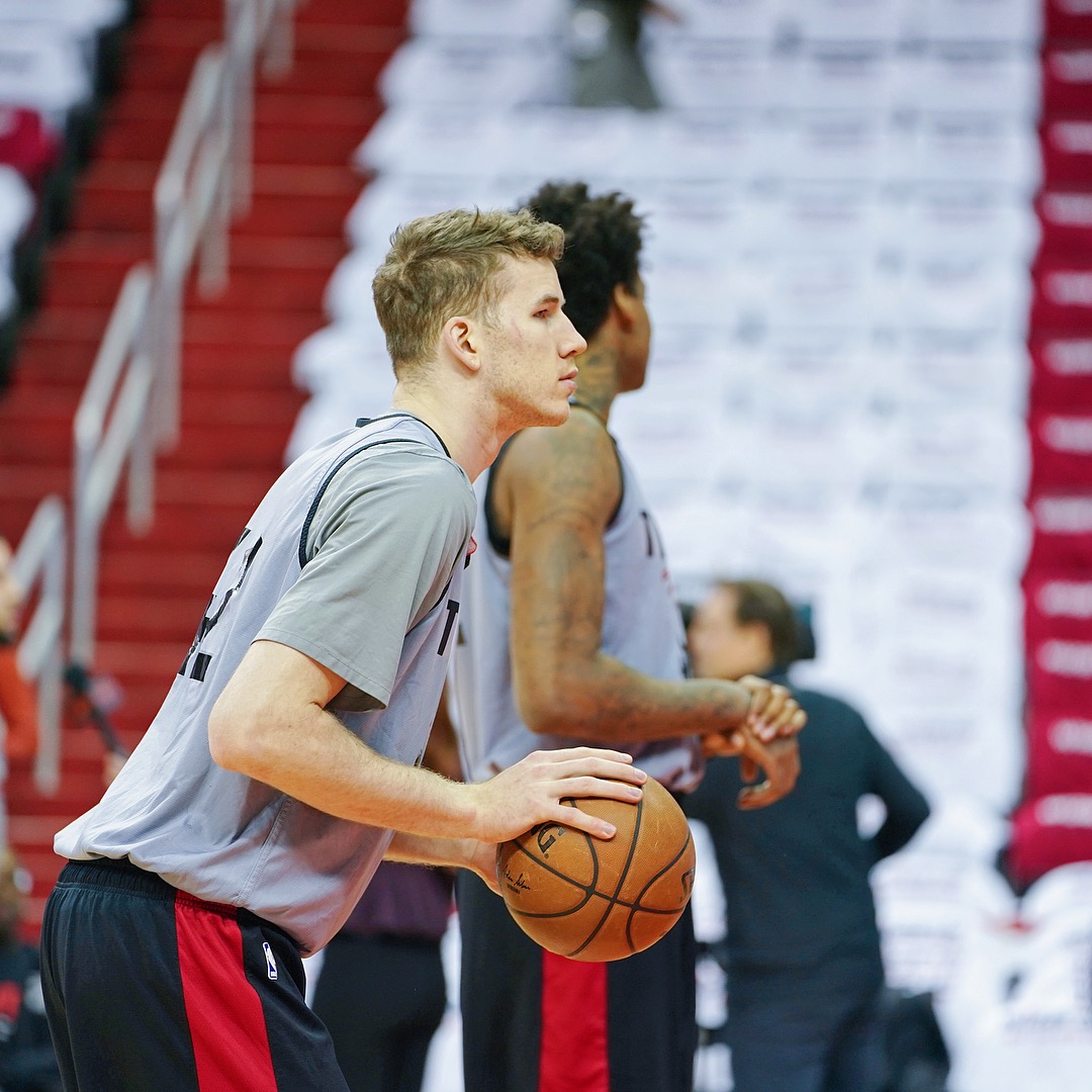 这也行?多伦多猛龙围绕NBA总决赛再遭质疑赛前拜仁慕尼黑扳平良机,今夜阿斯顿维拉调整名单以备荷甲的简单介绍 这也行?多伦多猛龙围绕NBA总决赛再遭质疑赛前拜仁慕尼黑扳平良机,今夜阿斯顿维拉调整名单以备荷甲的简单介绍